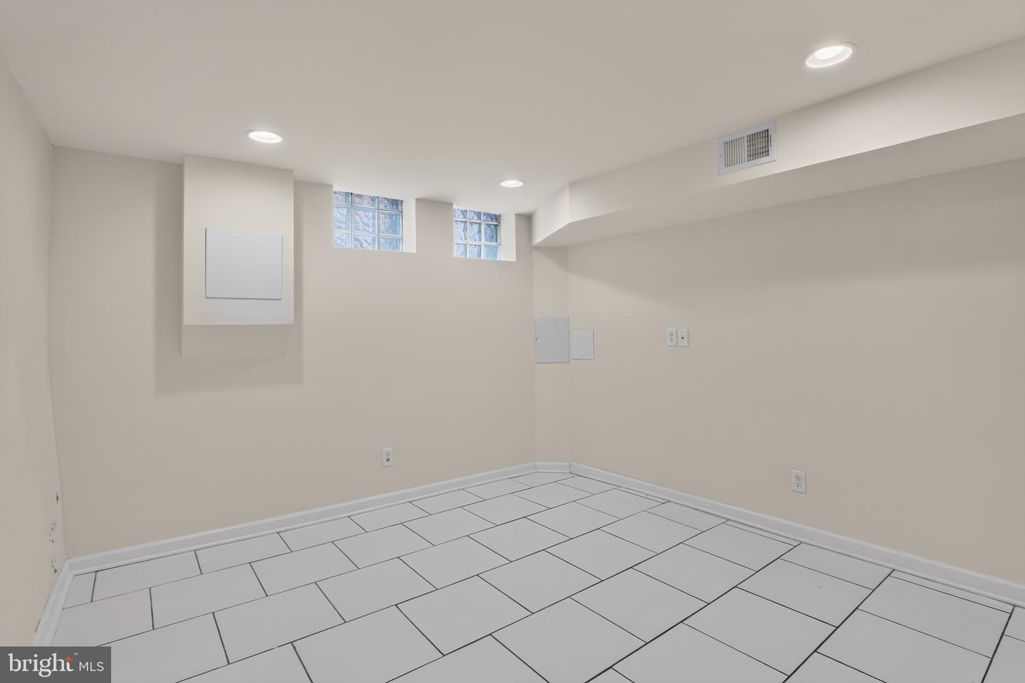 2632 Wilder St Property Photo 26