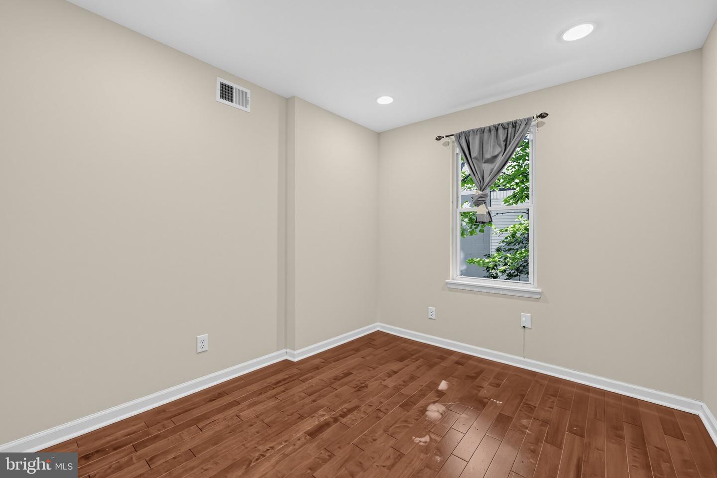 2632 Wilder St Property Photo 35