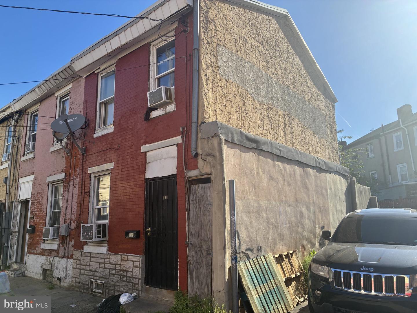4109 Salem St Property Photo 2
