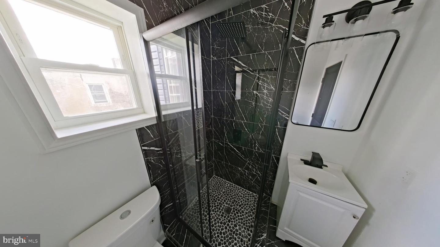 3510 N Mascher St #2 Property Photo 6