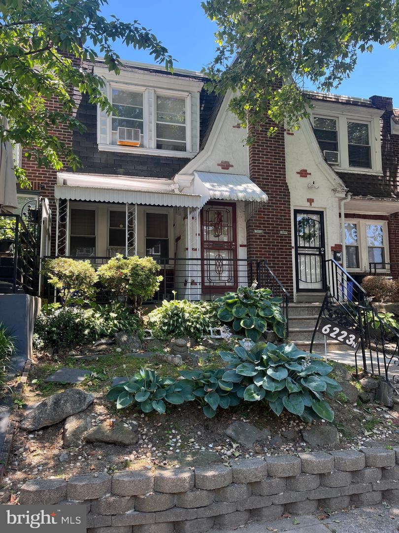 6223 N Hancock St Property Photo 1