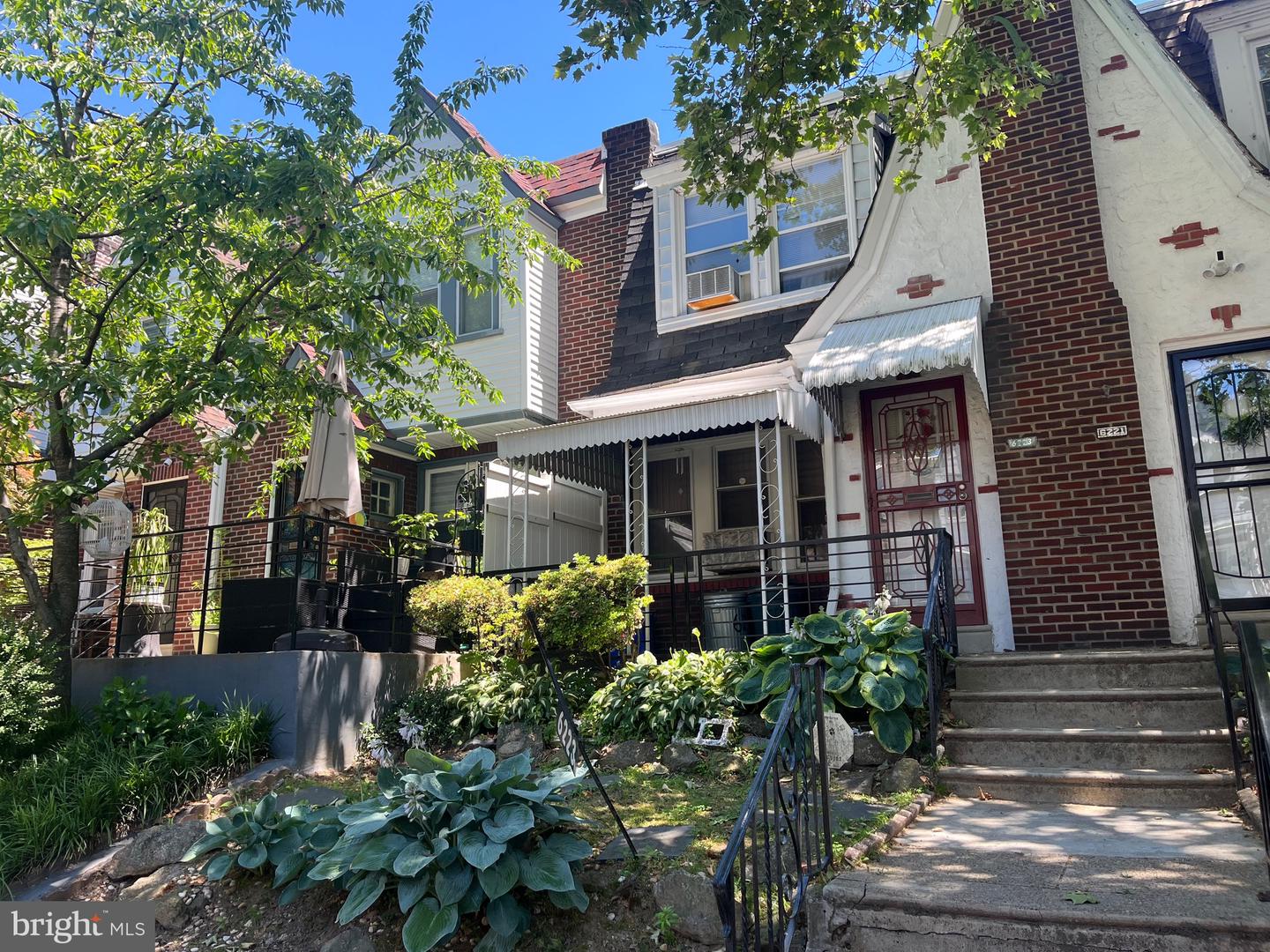6223 N Hancock St Property Photo 4