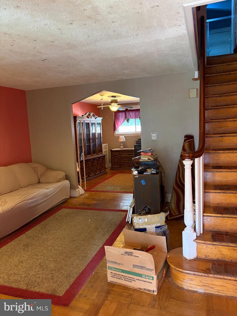 6223 N Hancock St Property Photo 7