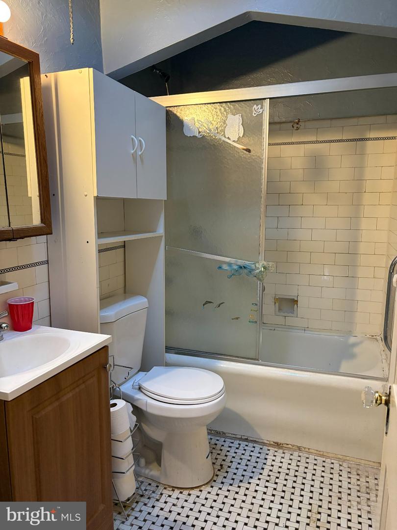6223 N Hancock St Property Photo 19
