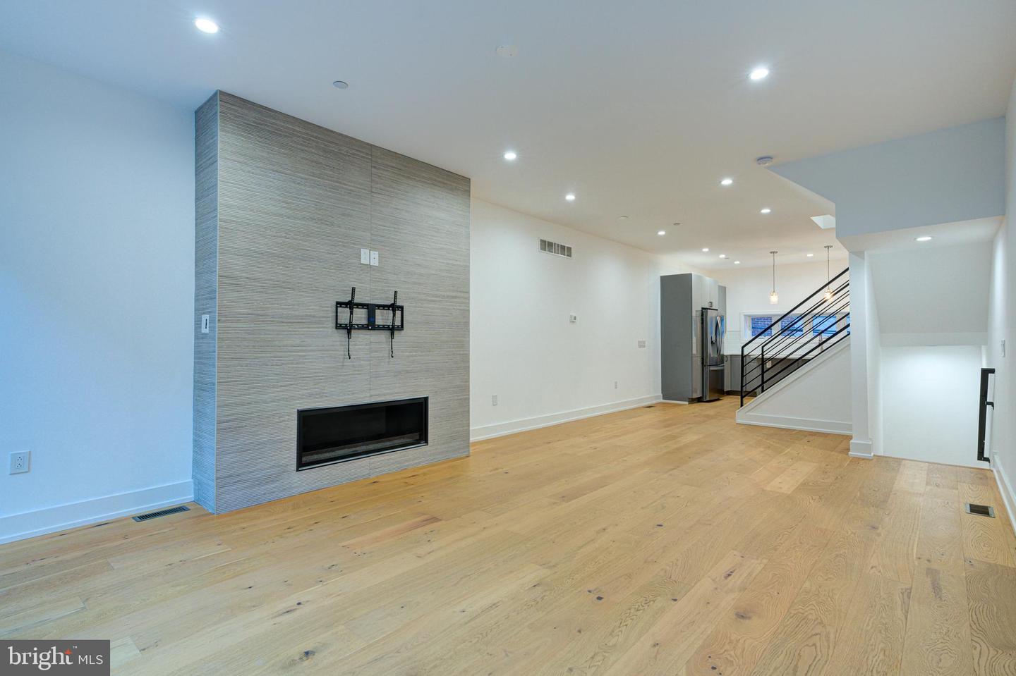 1746 N Hope St Property Photo 11