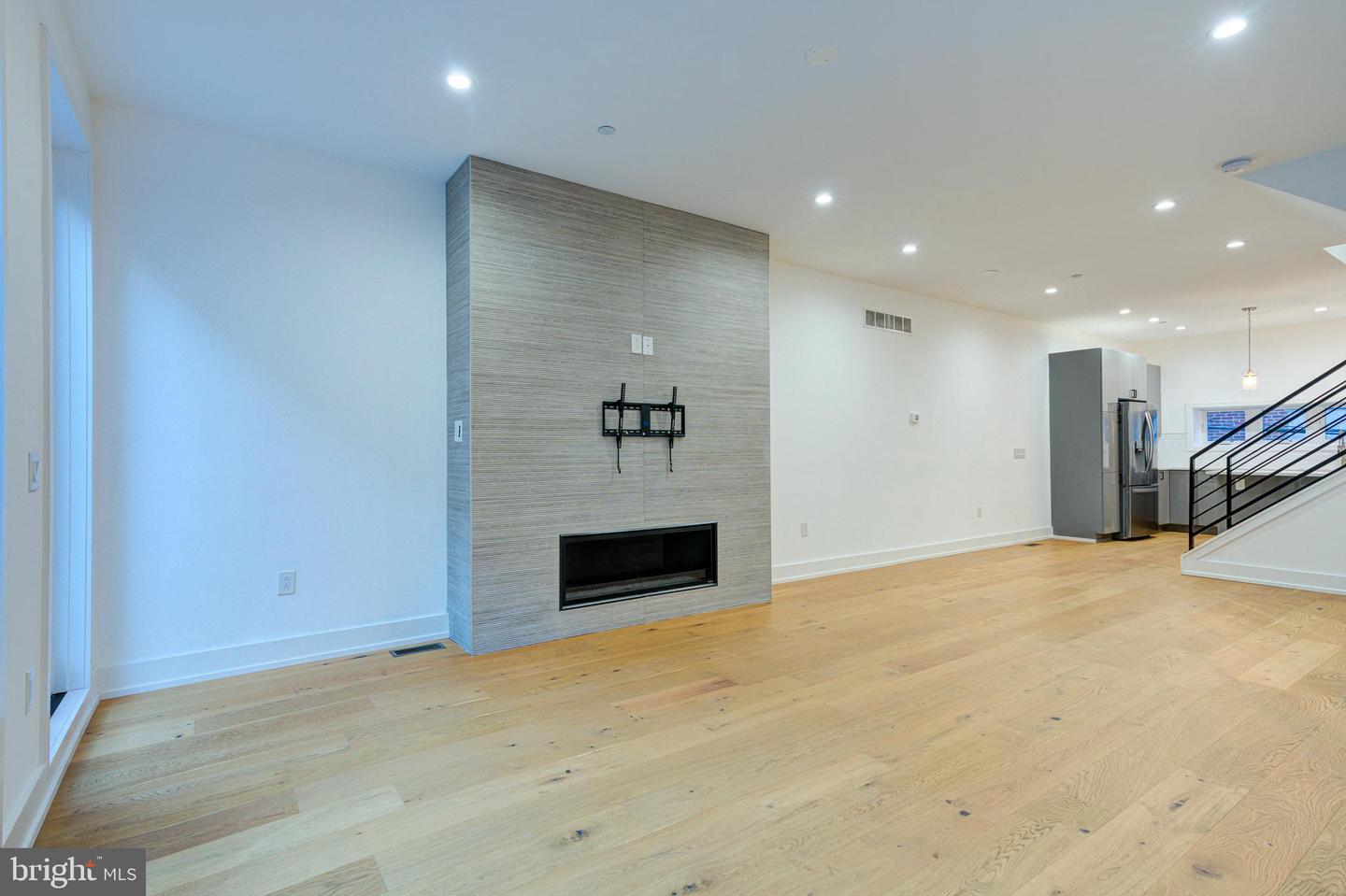 1746 N Hope St Property Photo 12