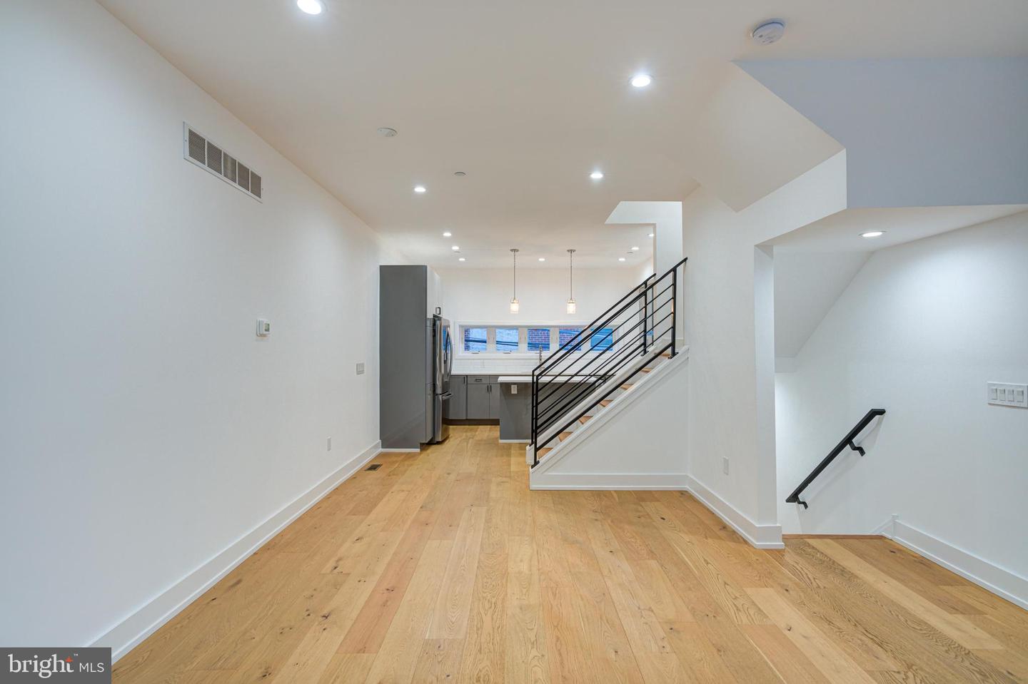 1746 N Hope St Property Photo 14