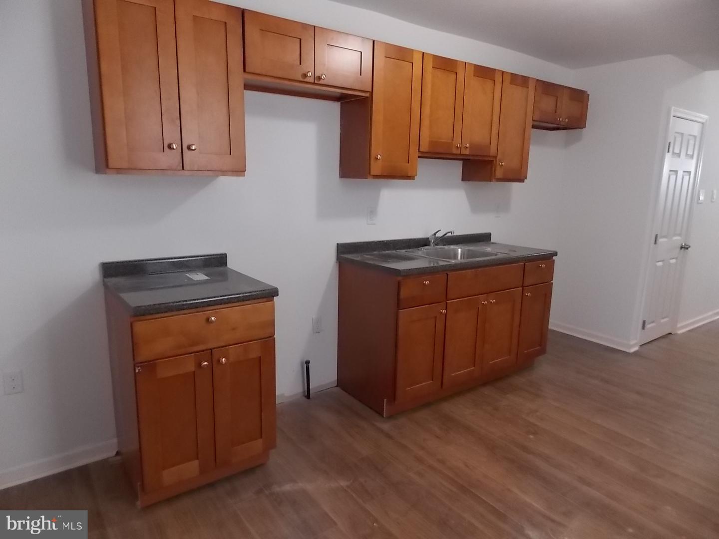3832 Aspen St Property Photo 4