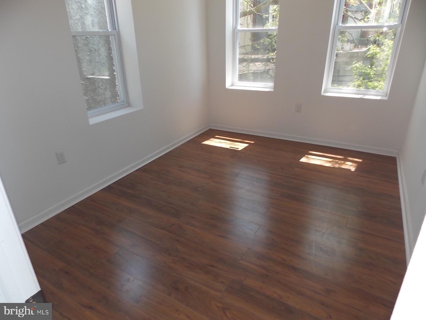 3832 Aspen St Property Photo 6