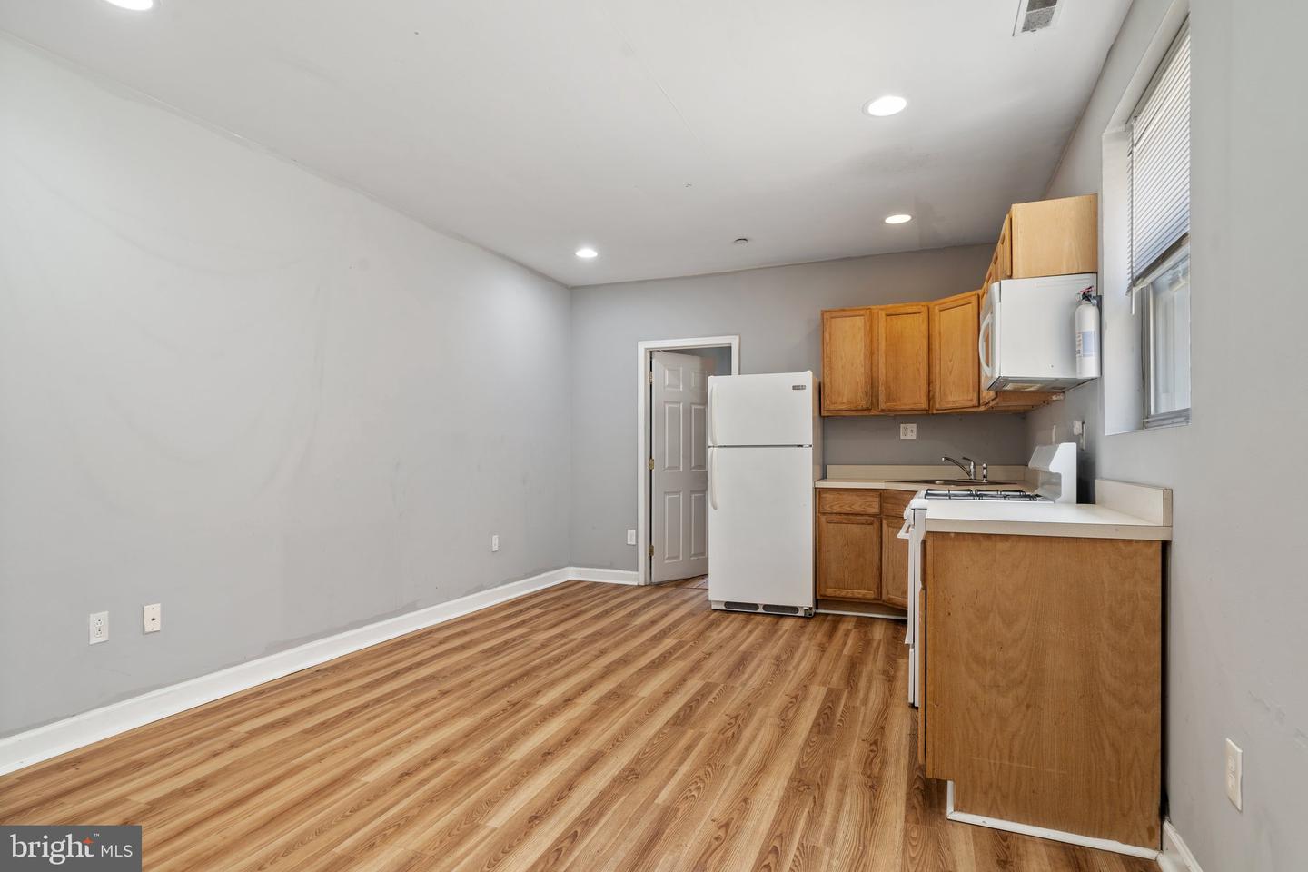 1731 W Diamond St Property Photo 7