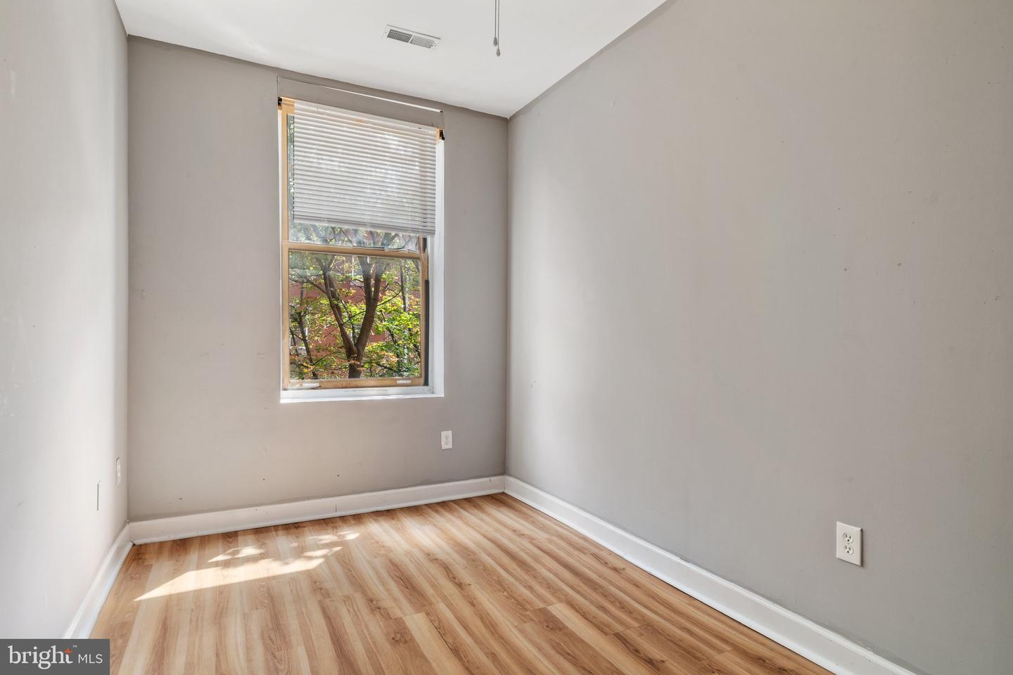 1731 W Diamond St Property Photo 15