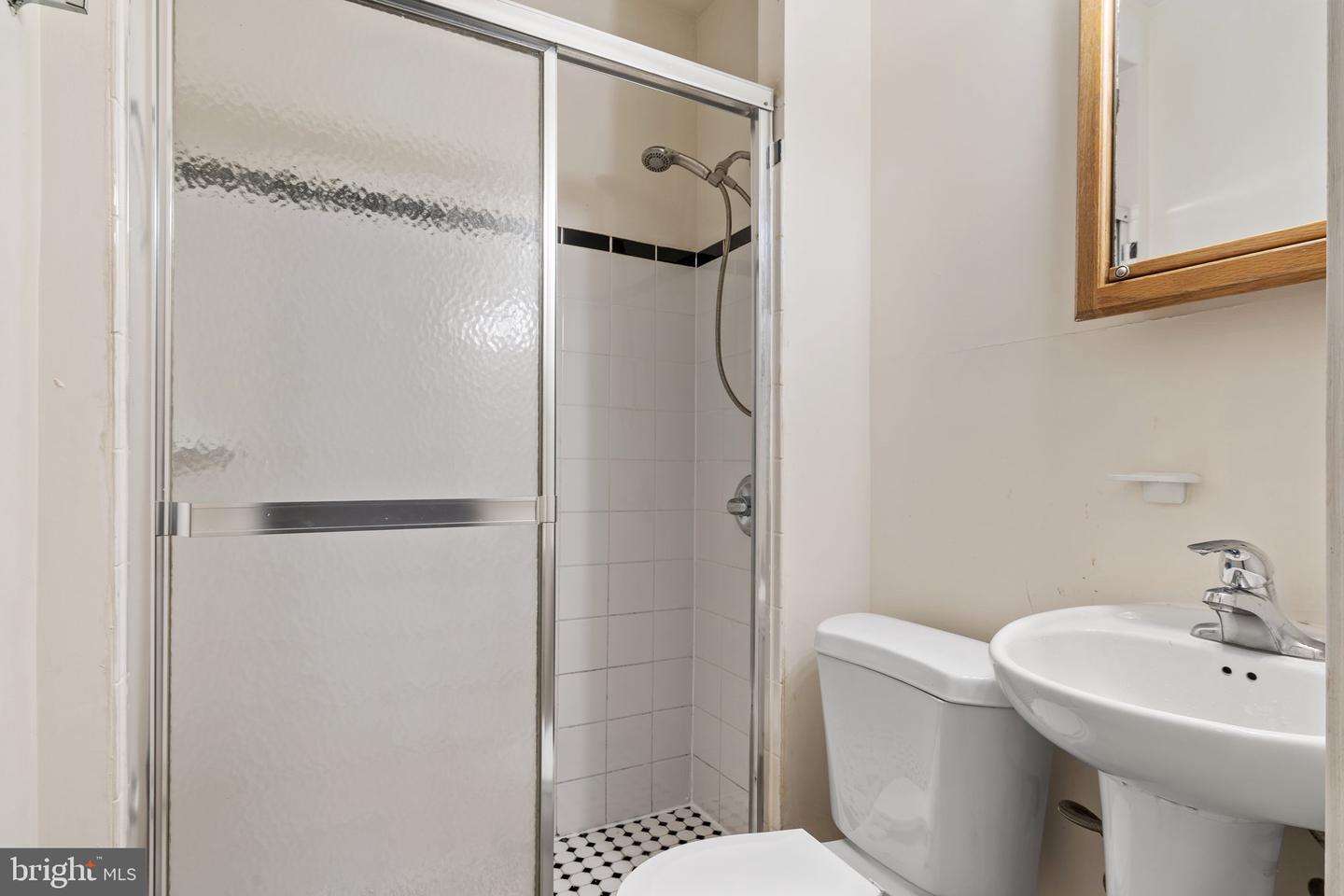 1731 W Diamond St Property Photo 21