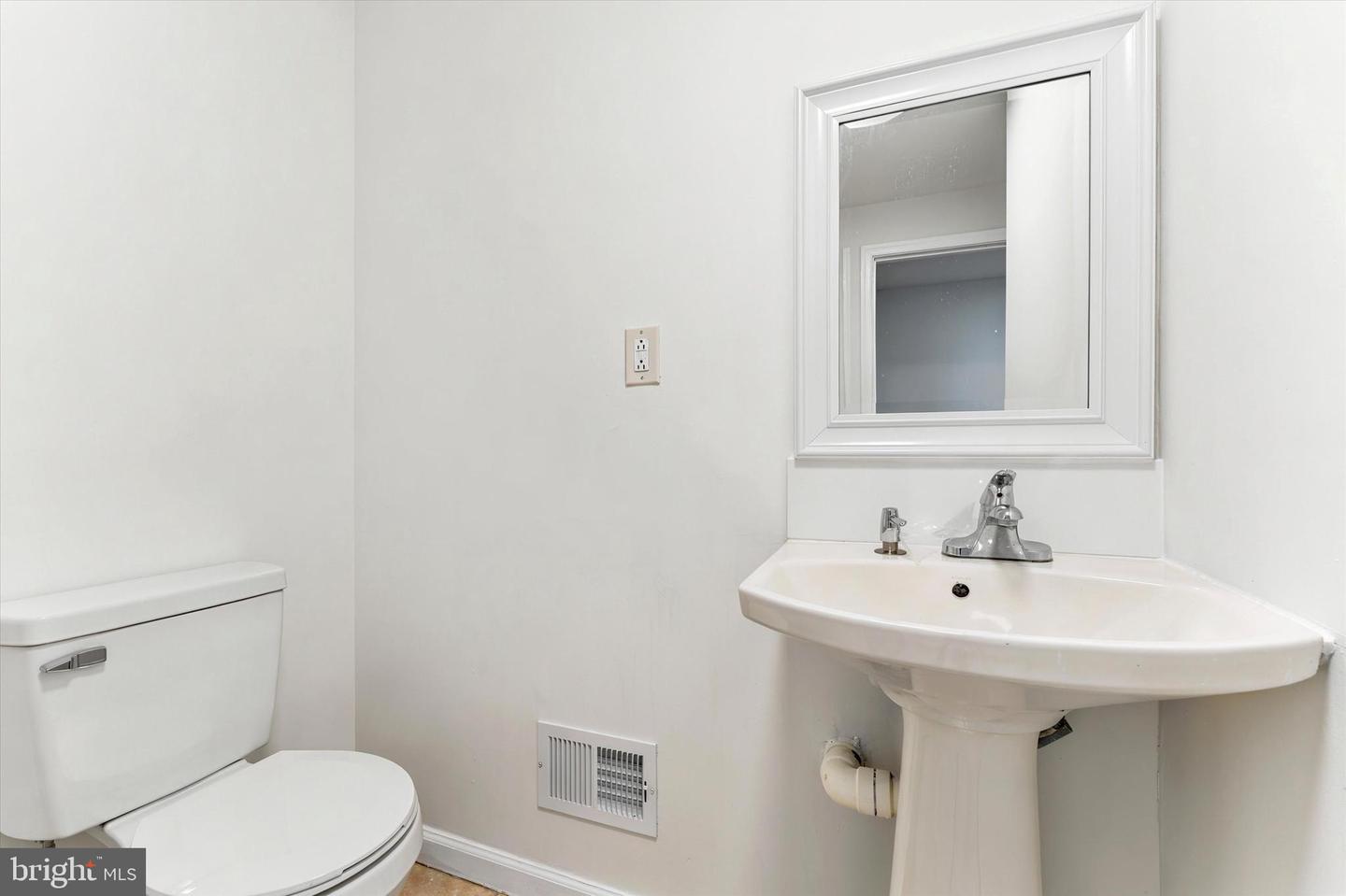 601 Watkins St Property Photo 16