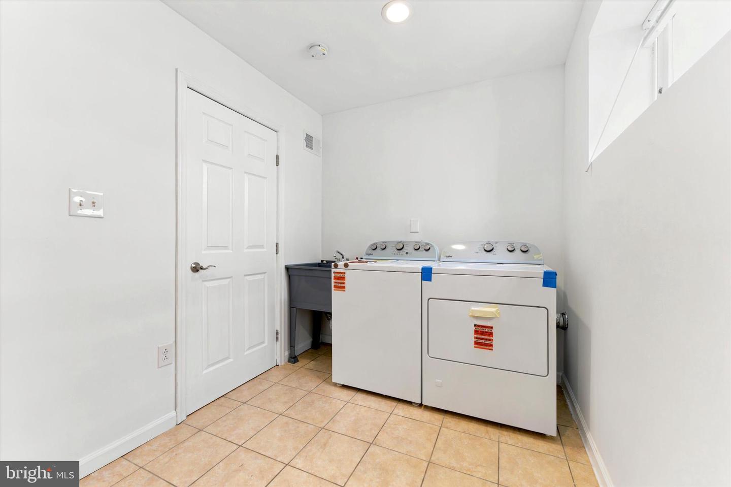 601 Watkins St Property Photo 23
