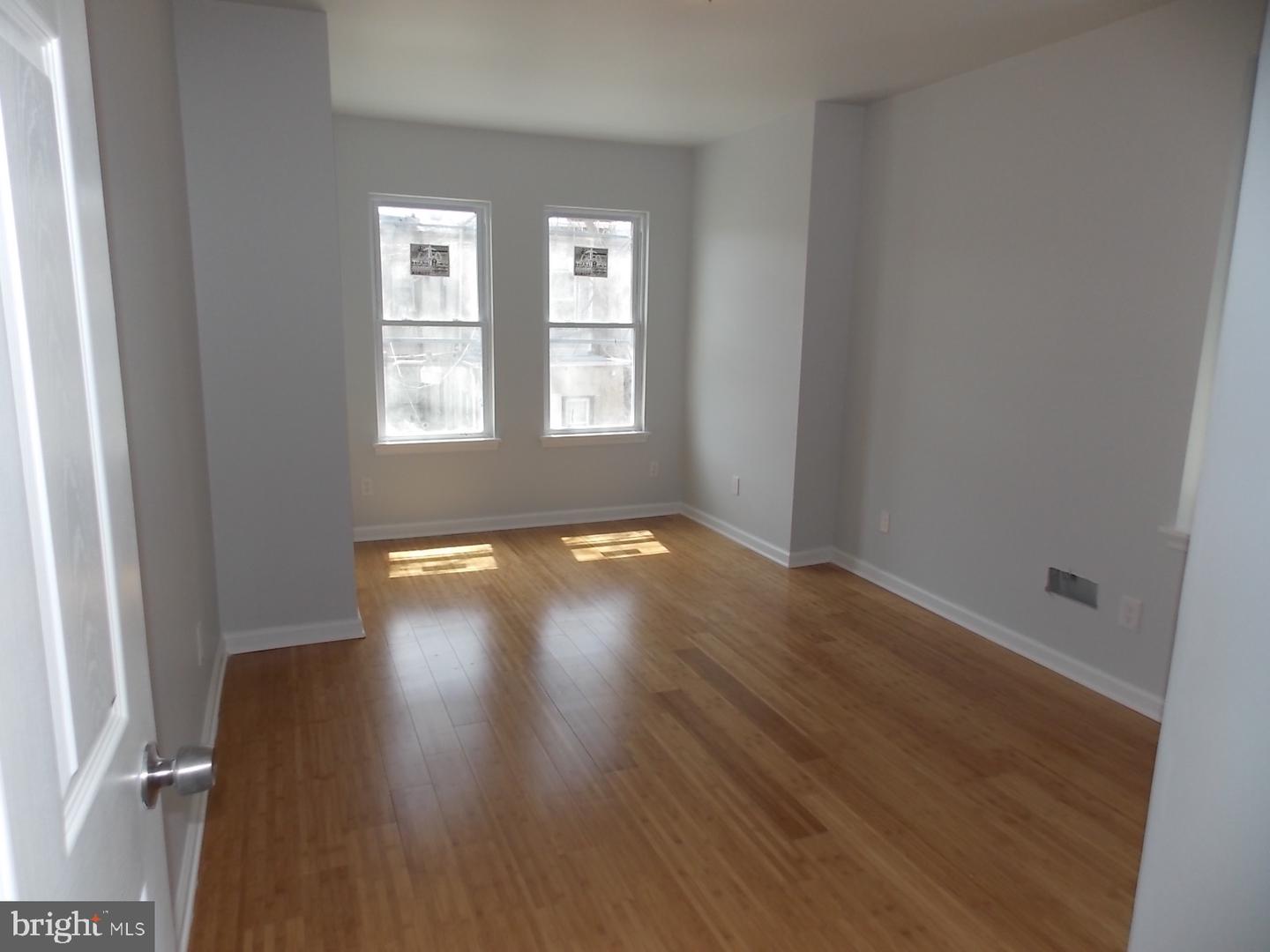 3842 Brown St Property Photo 8