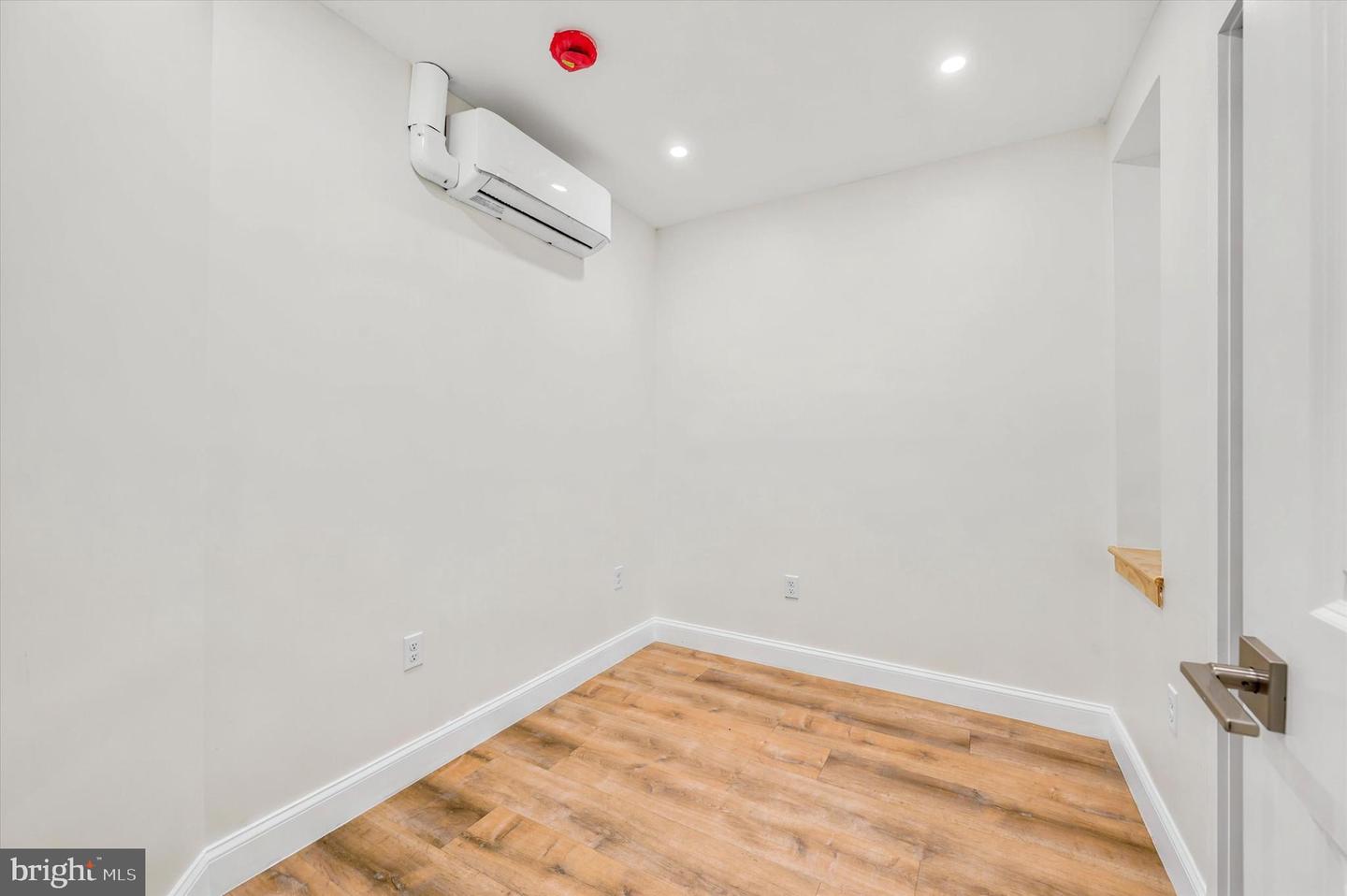 6419 Race St #b Property Photo 3