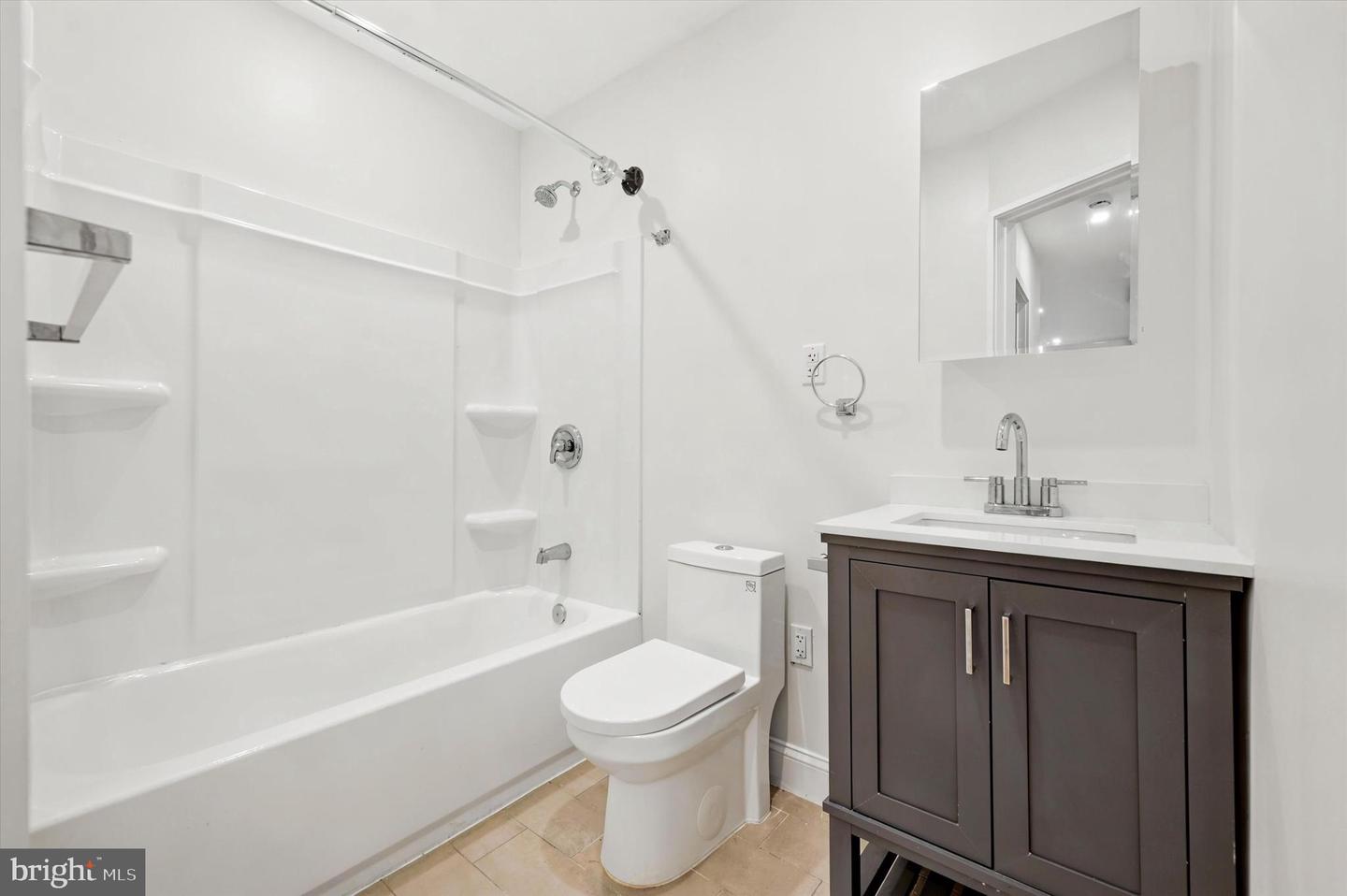 6419 Race St #b Property Photo 4