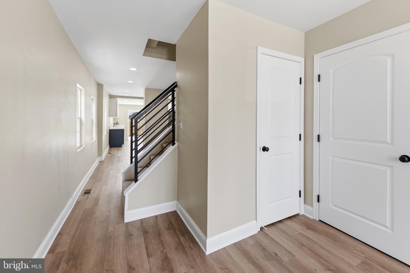 4627 Edgemont St Property Photo 6