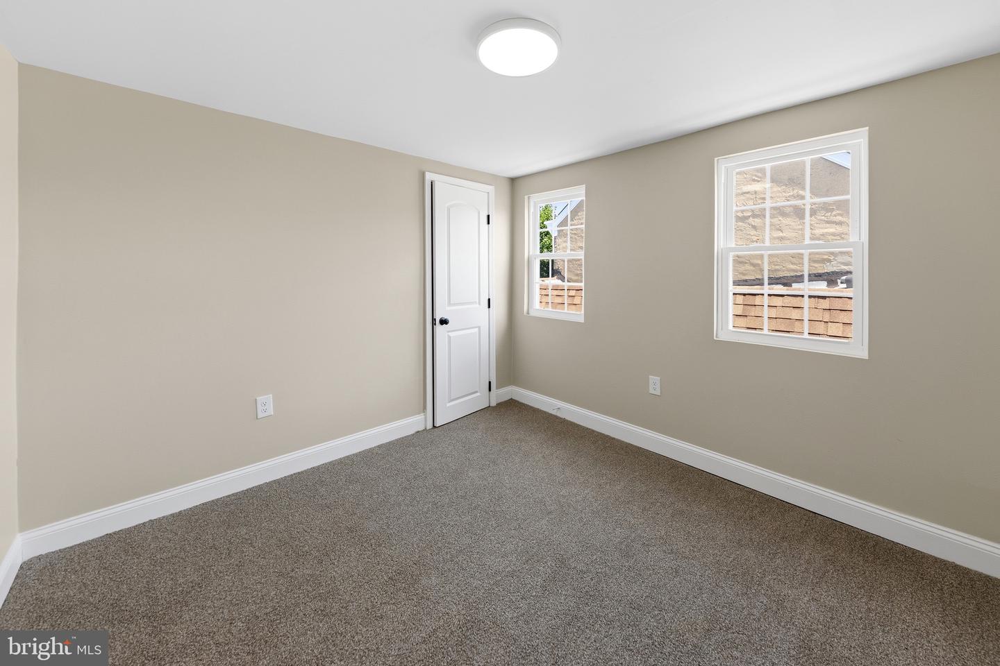 4627 Edgemont St Property Photo 25