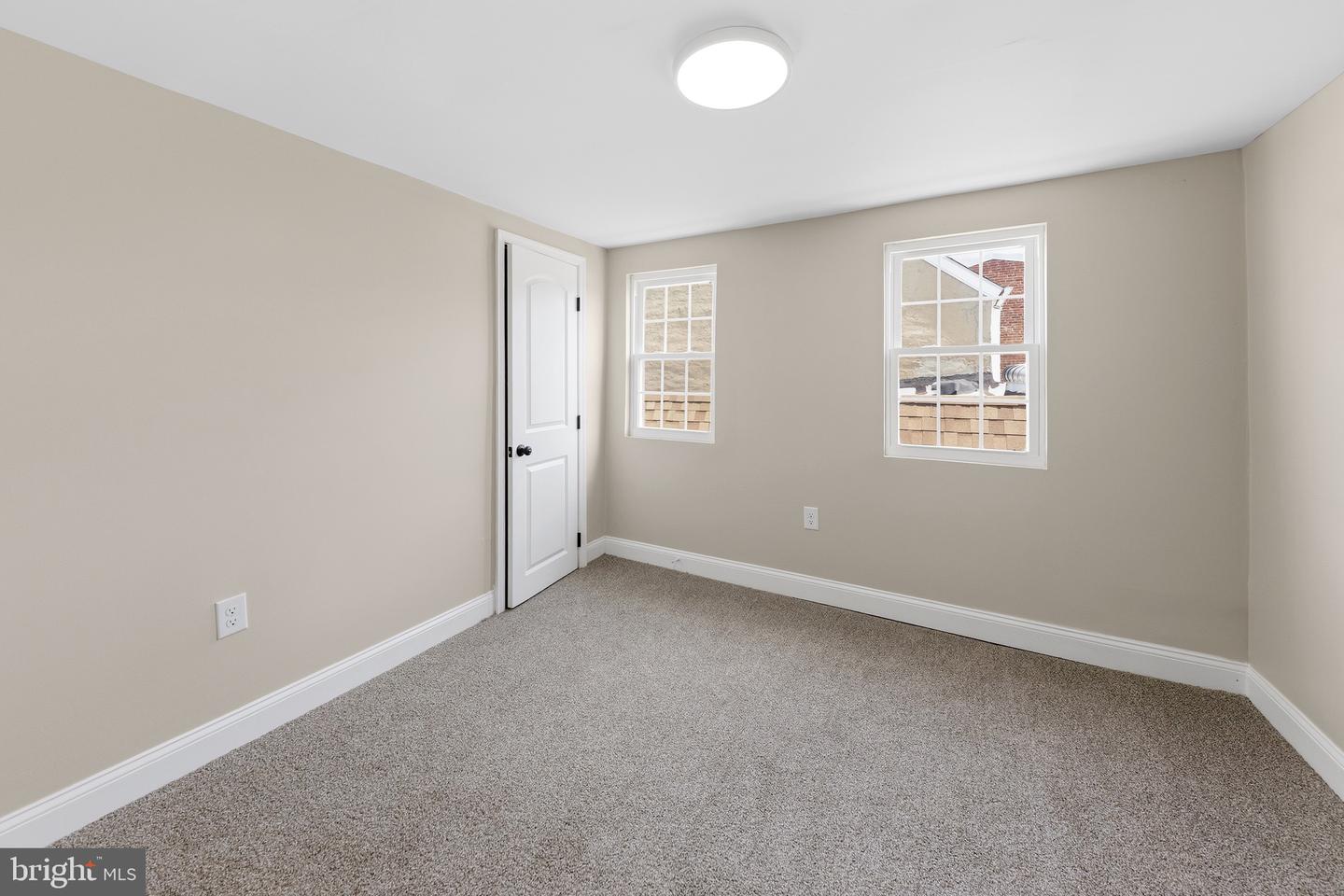 4627 Edgemont St Property Photo 27