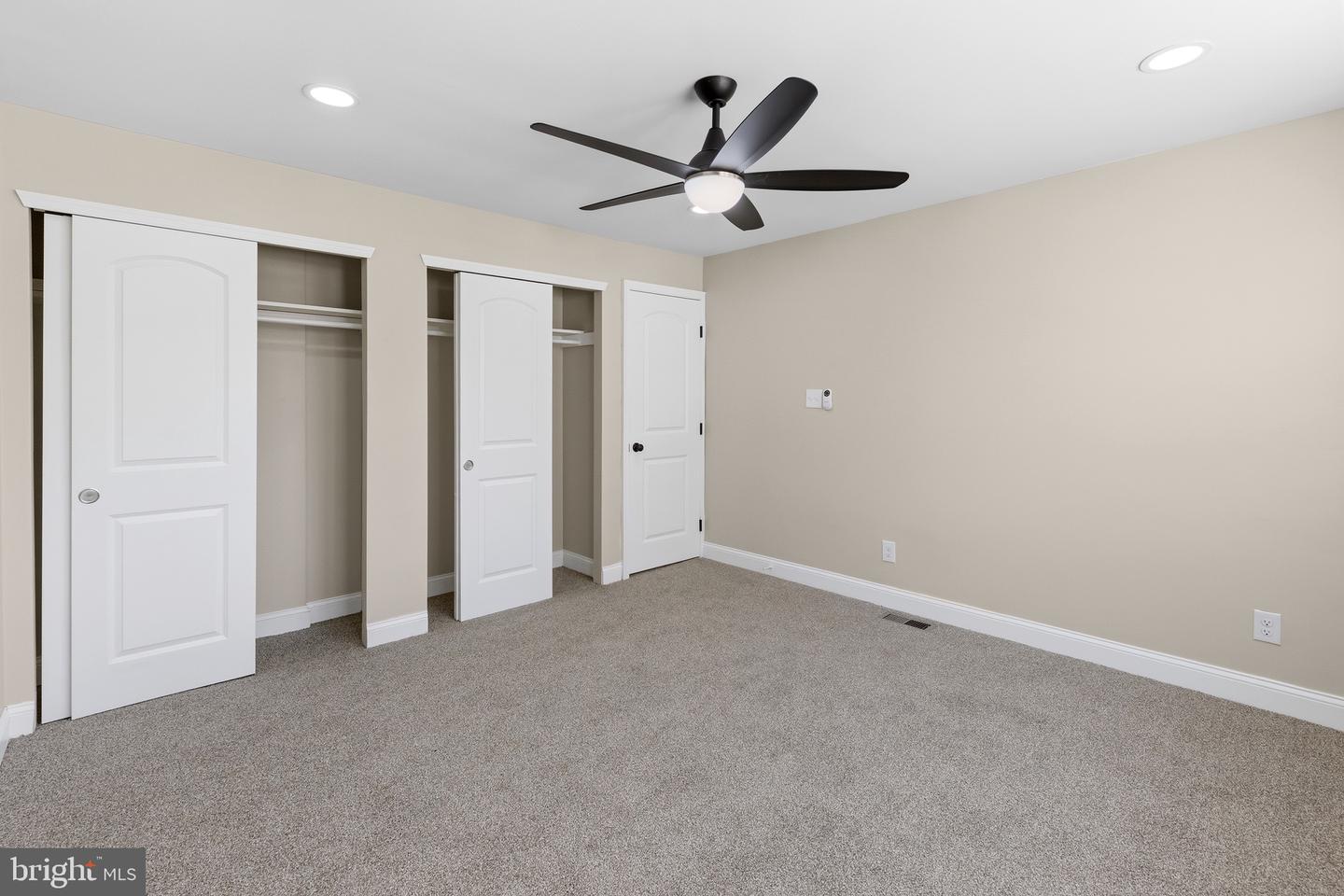 4627 Edgemont St Property Photo 29