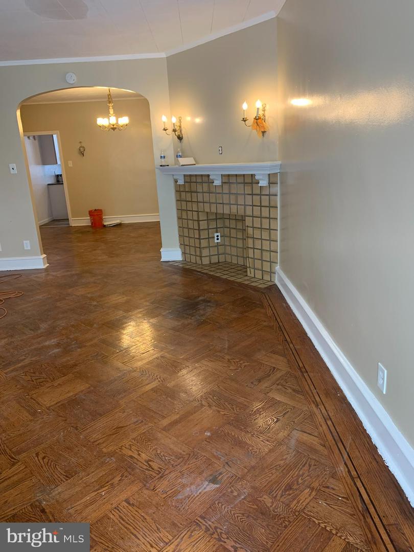 5342 E Roosevelt Blvd Property Photo 4