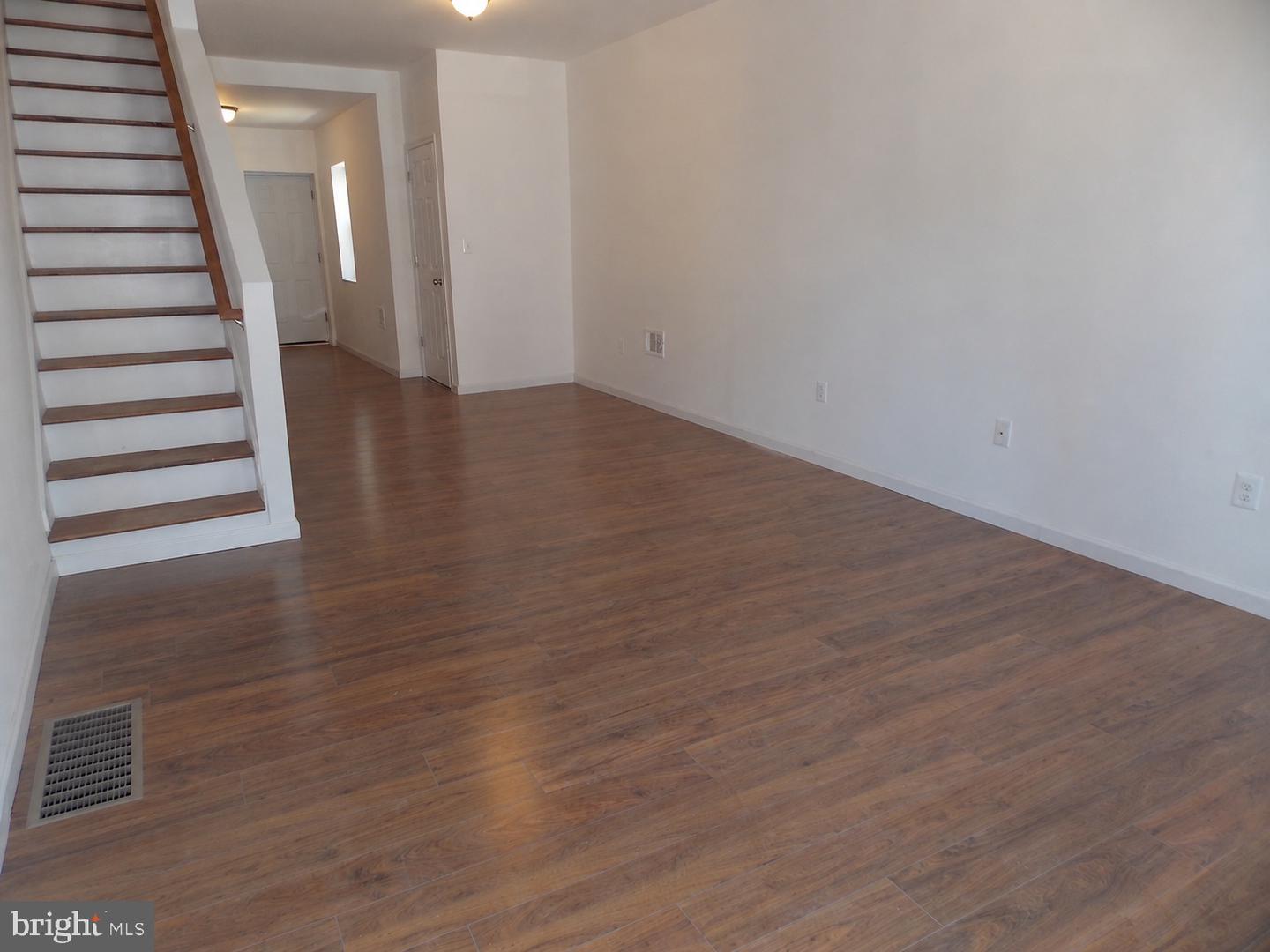 4206 Wallace St Property Photo 2