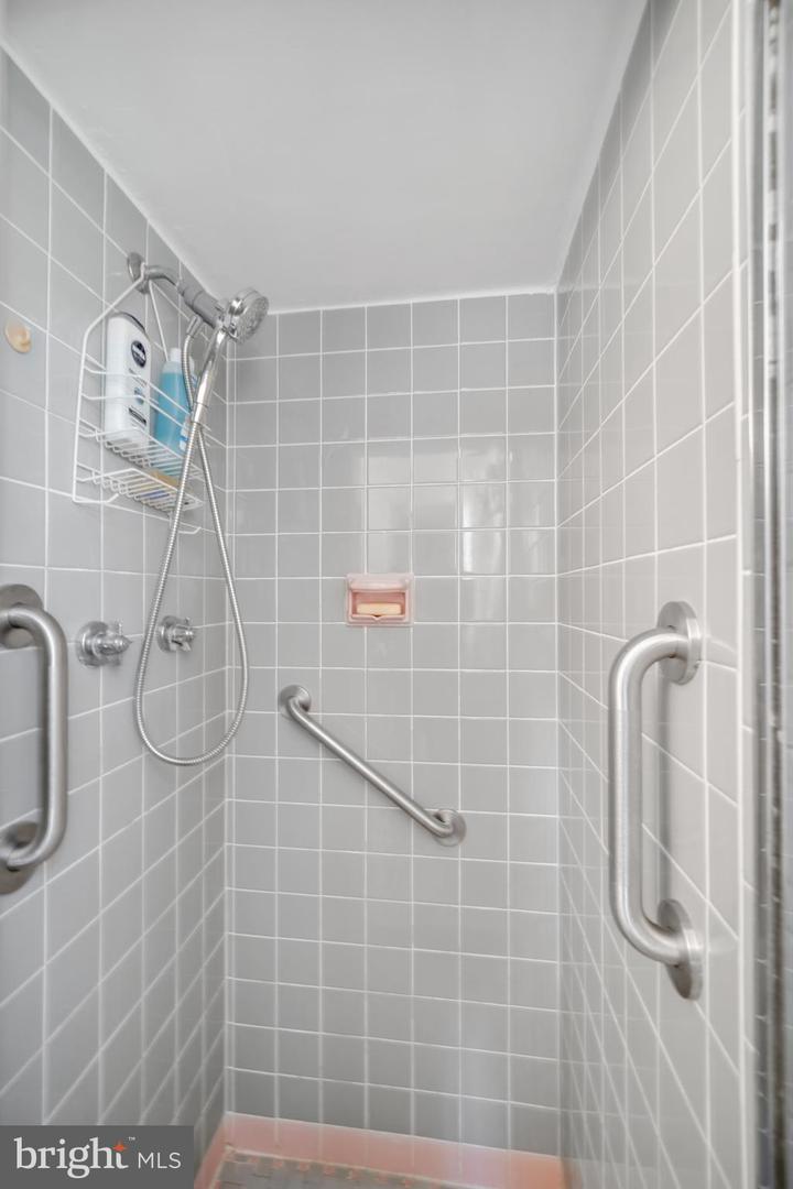 2414 Vista St Property Photo 22
