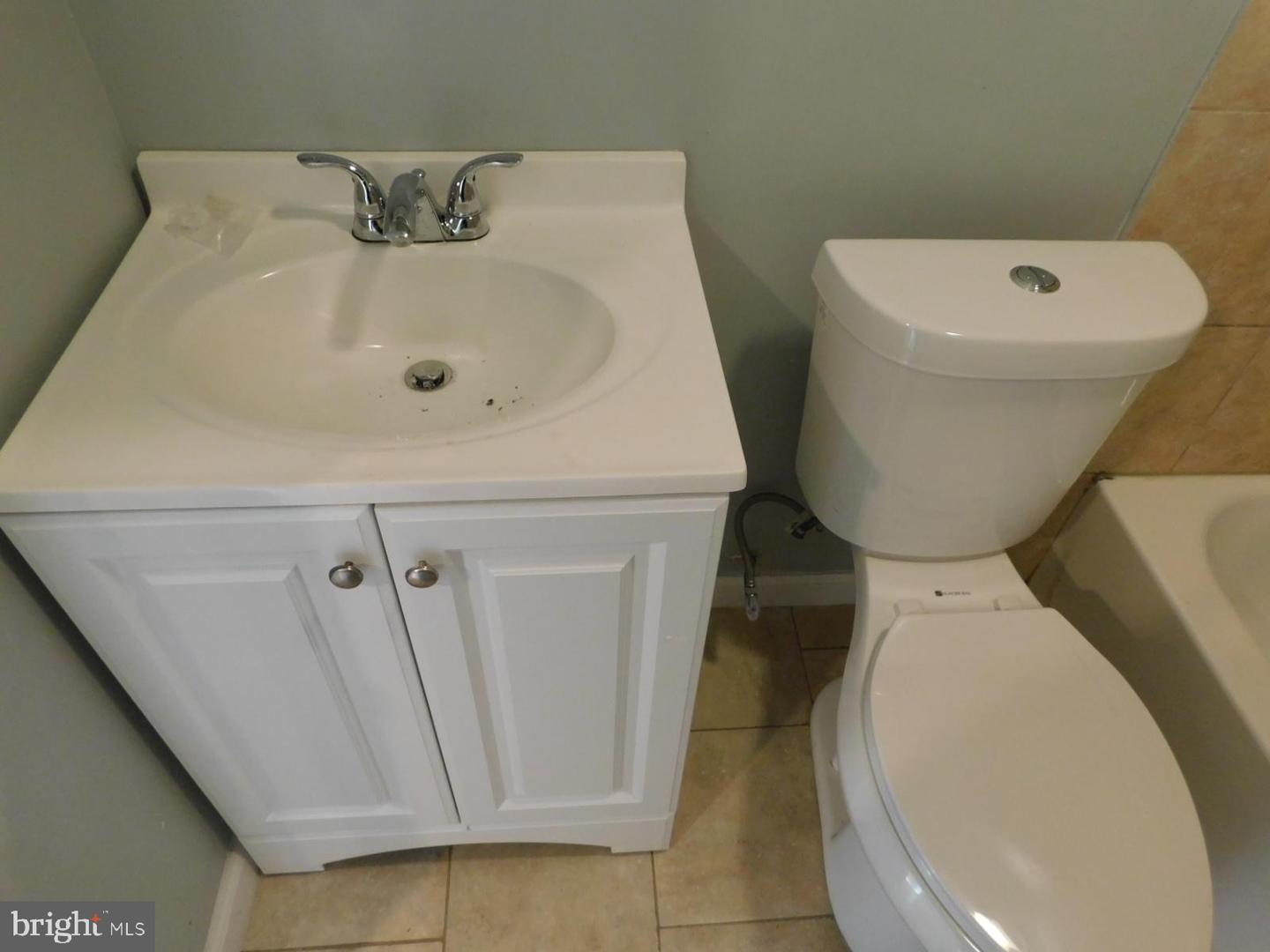 4215 Parrish St Property Photo 6