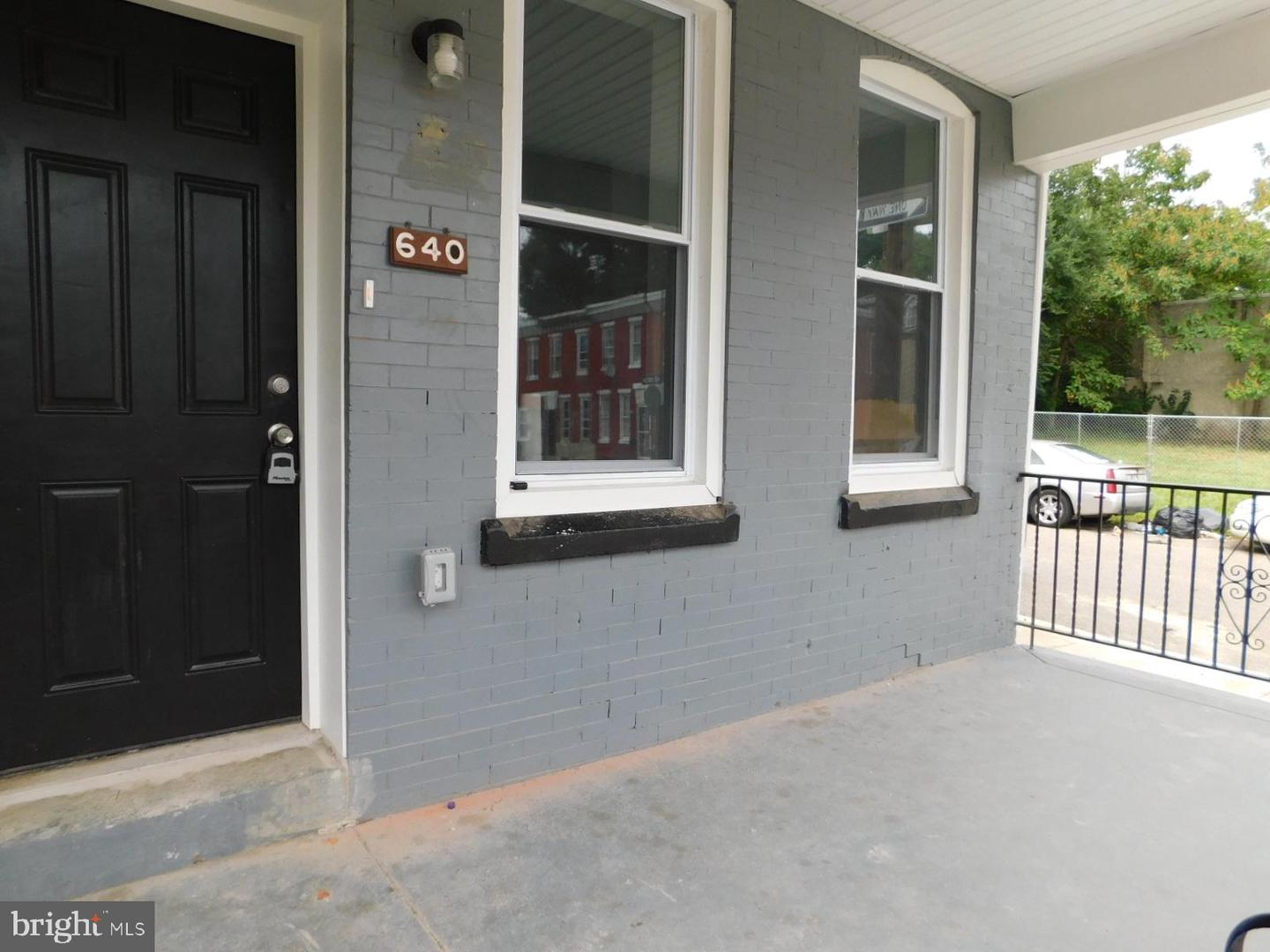 640 N Brooklyn St Property Photo 2