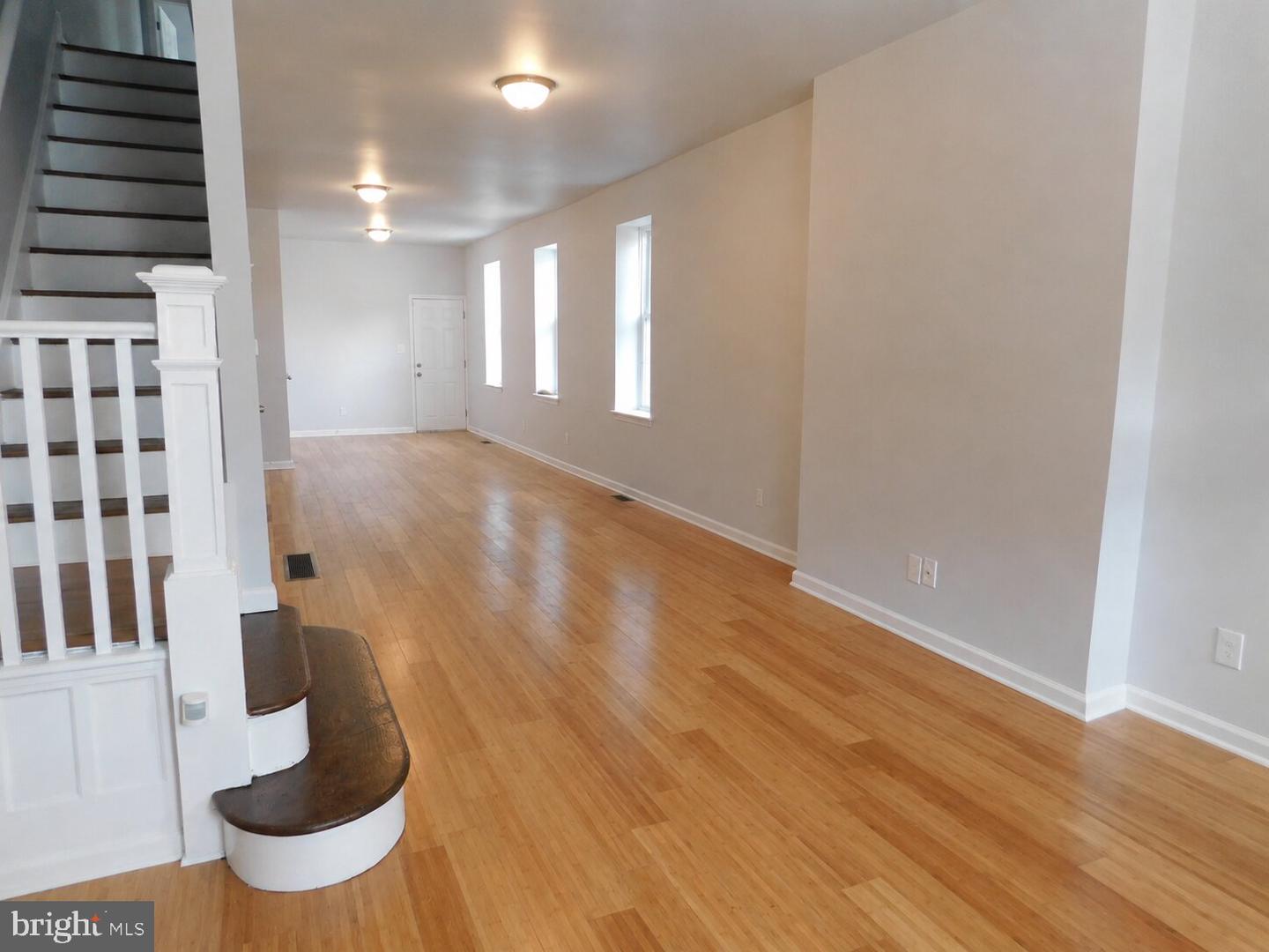 640 N Brooklyn St Property Photo 3