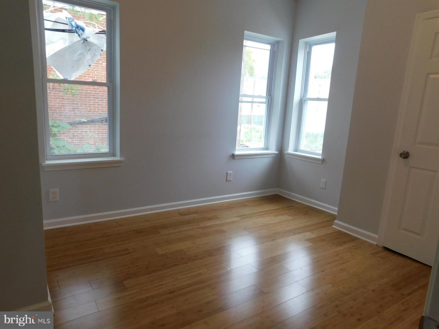 640 N Brooklyn St Property Photo 6