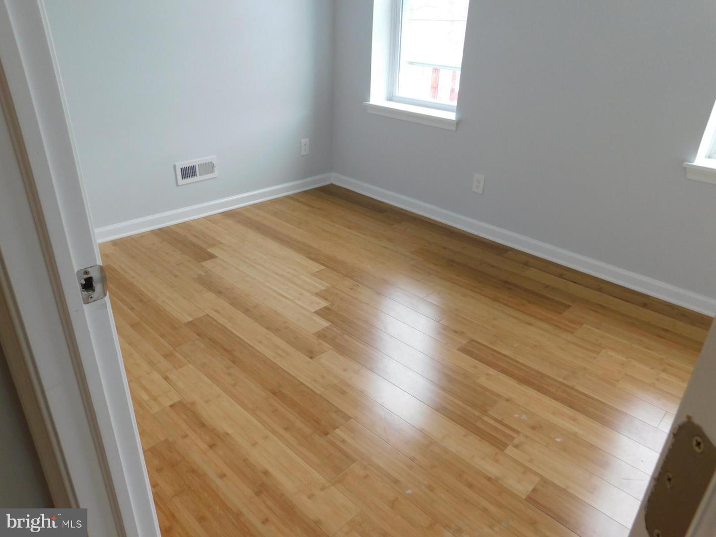 640 N Brooklyn St Property Photo 11