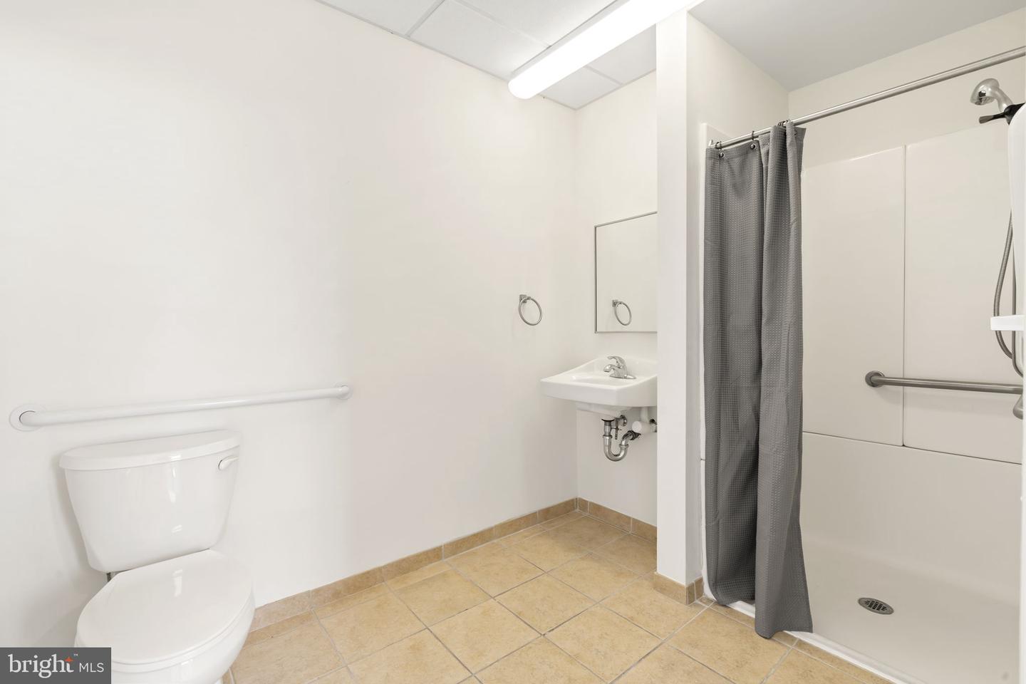 7040 Oxford Ave #217 Property Photo 45