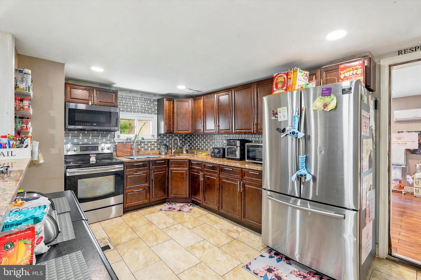 4218 Welsh Rd Property Photo 2