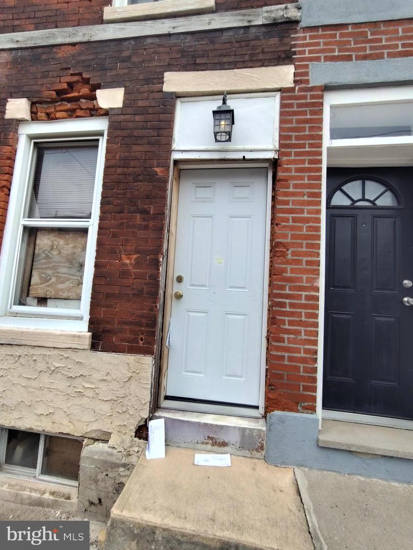 1237 S Bucknell St Property Photo 3