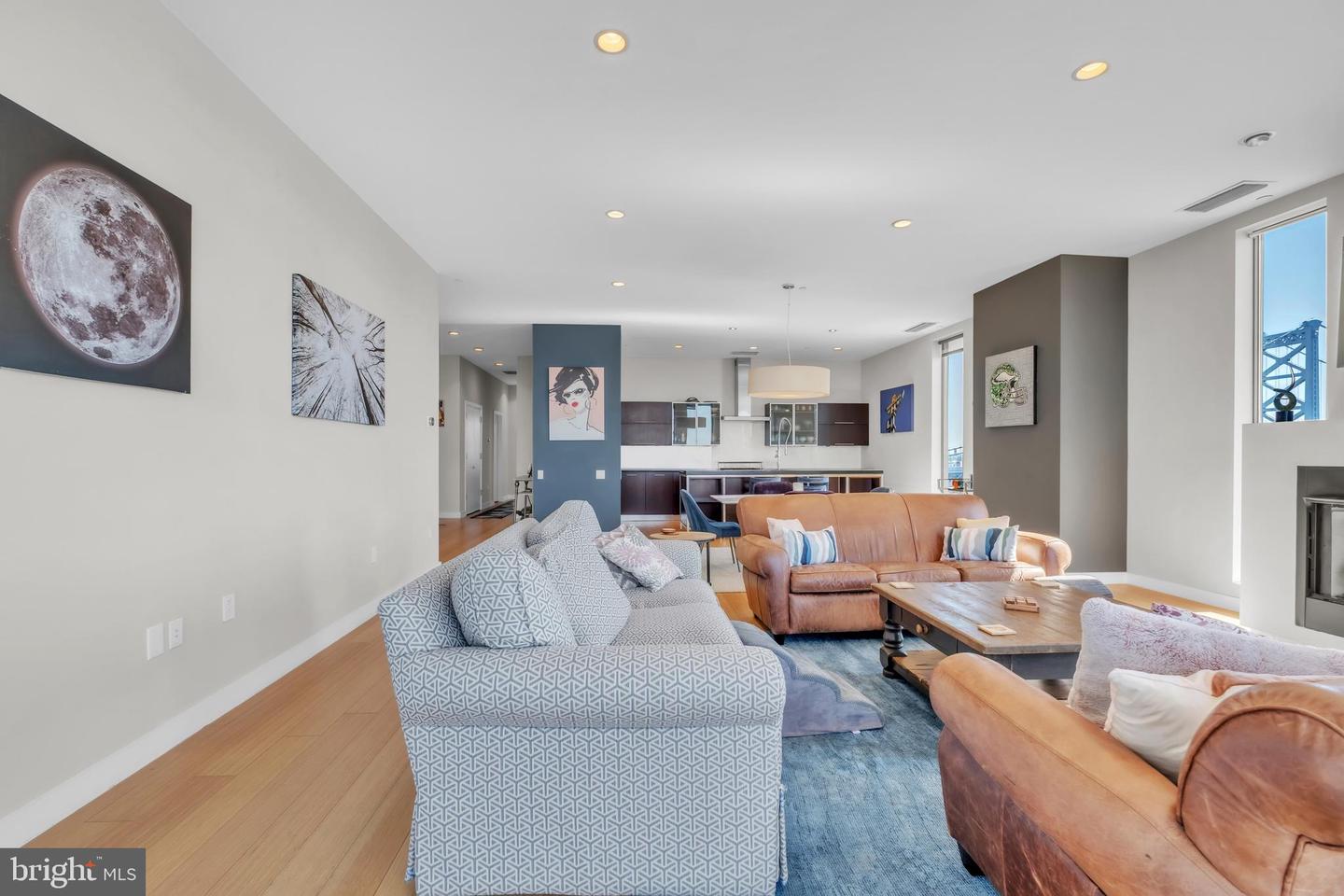 108 Arch St #ph1 Property Photo 8
