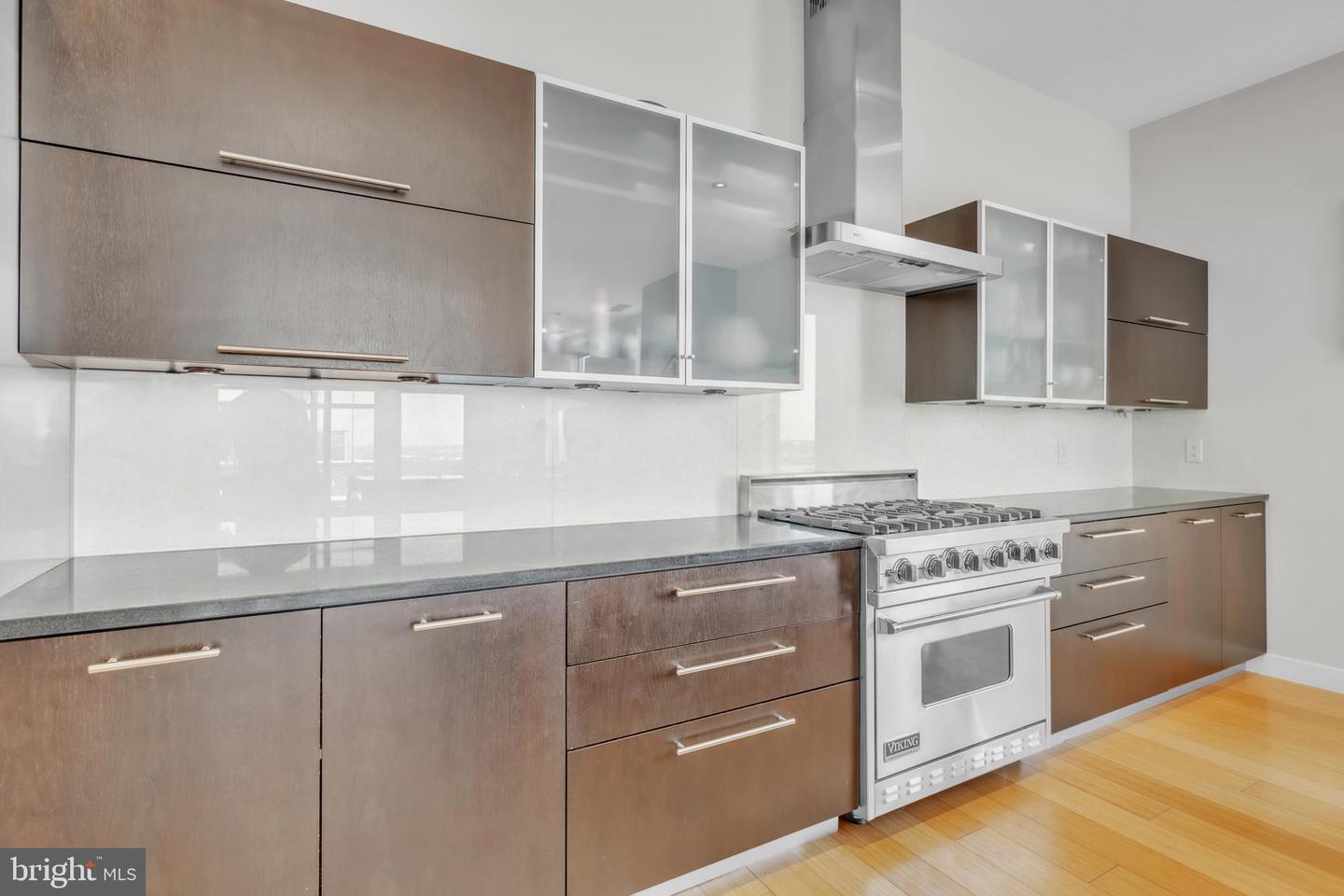 108 Arch St #ph1 Property Photo 11
