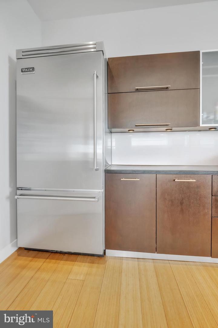 108 Arch St #ph1 Property Photo 14