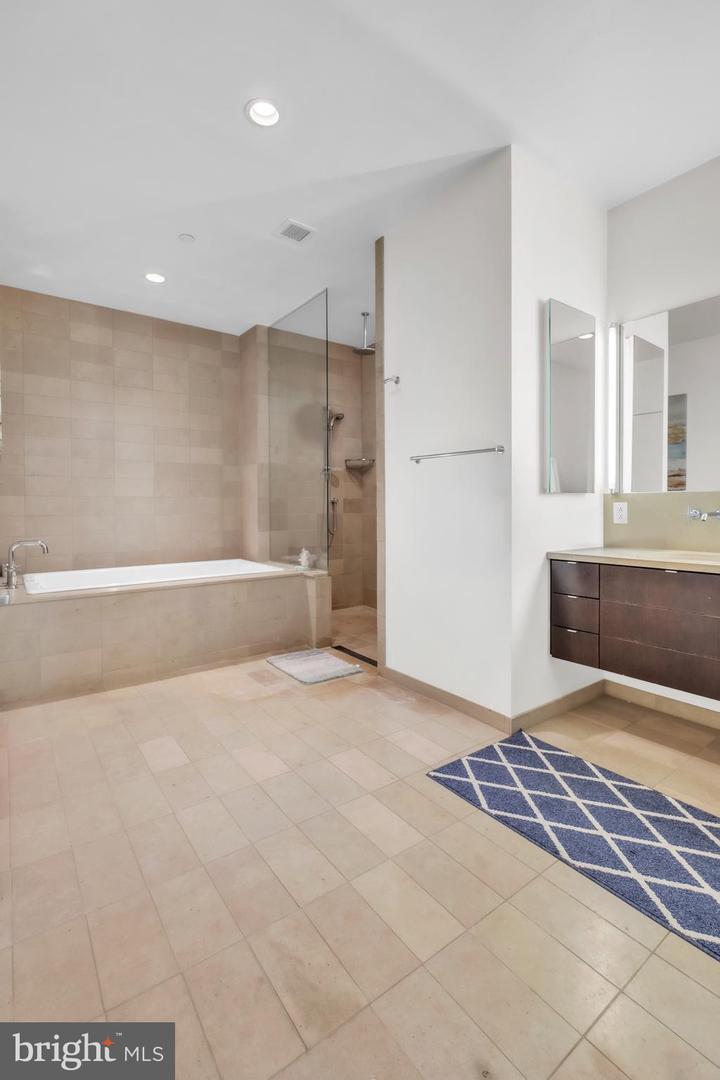 108 Arch St #ph1 Property Photo 20