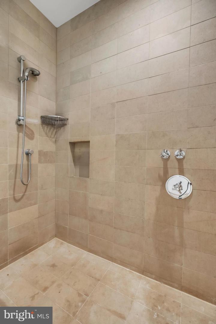 108 Arch St #ph1 Property Photo 24