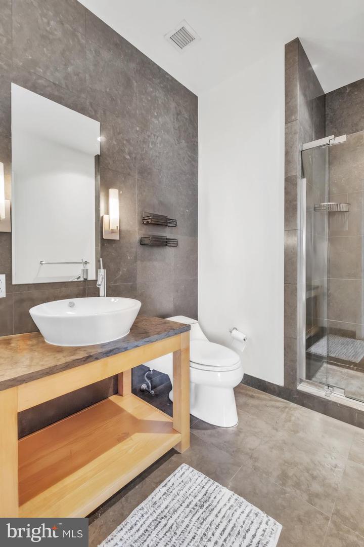 108 Arch St #ph1 Property Photo 30