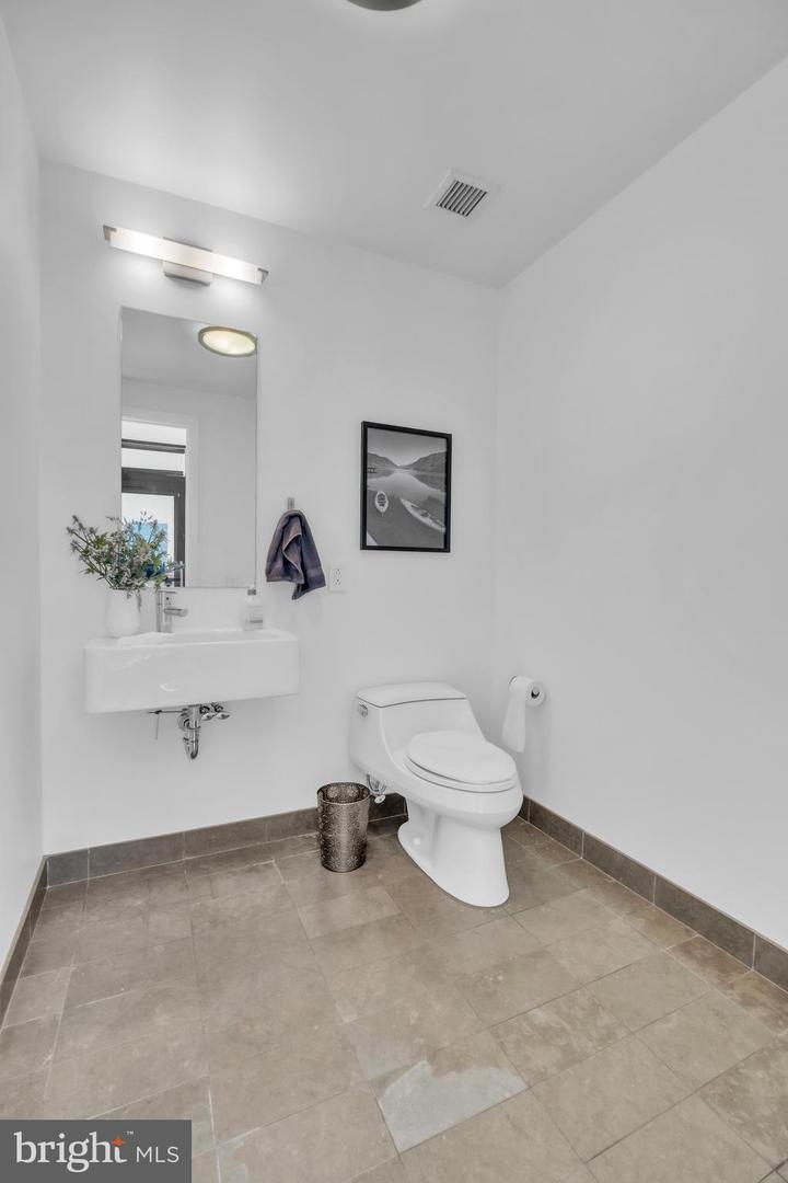 108 Arch St #ph1 Property Photo 34