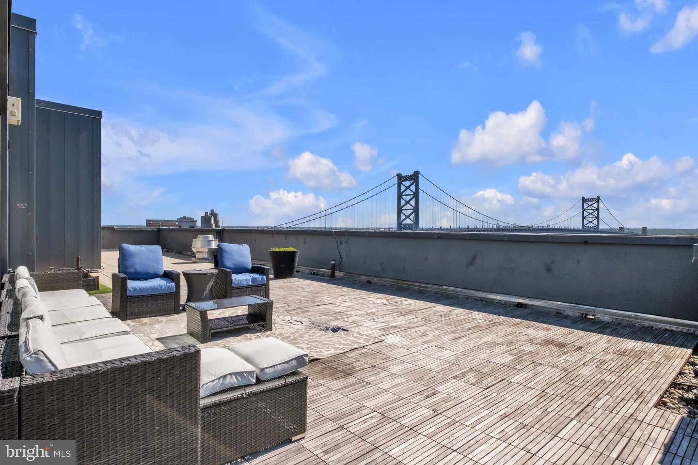 108 Arch St #ph1 Property Photo 37