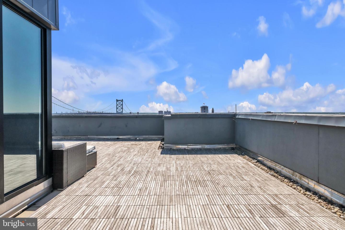 108 Arch St #ph1 Property Photo 38
