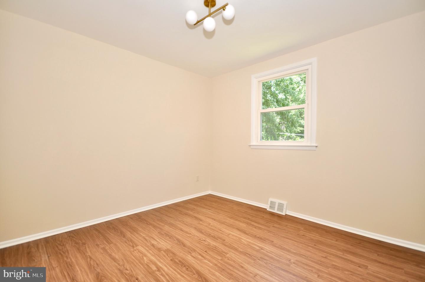 15155 Milford St Property Photo 19
