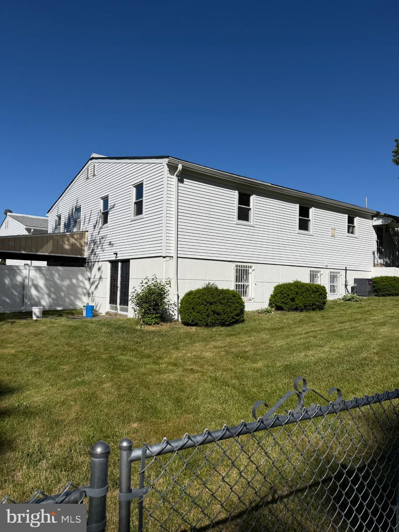 15155 Milford St Property Photo 29