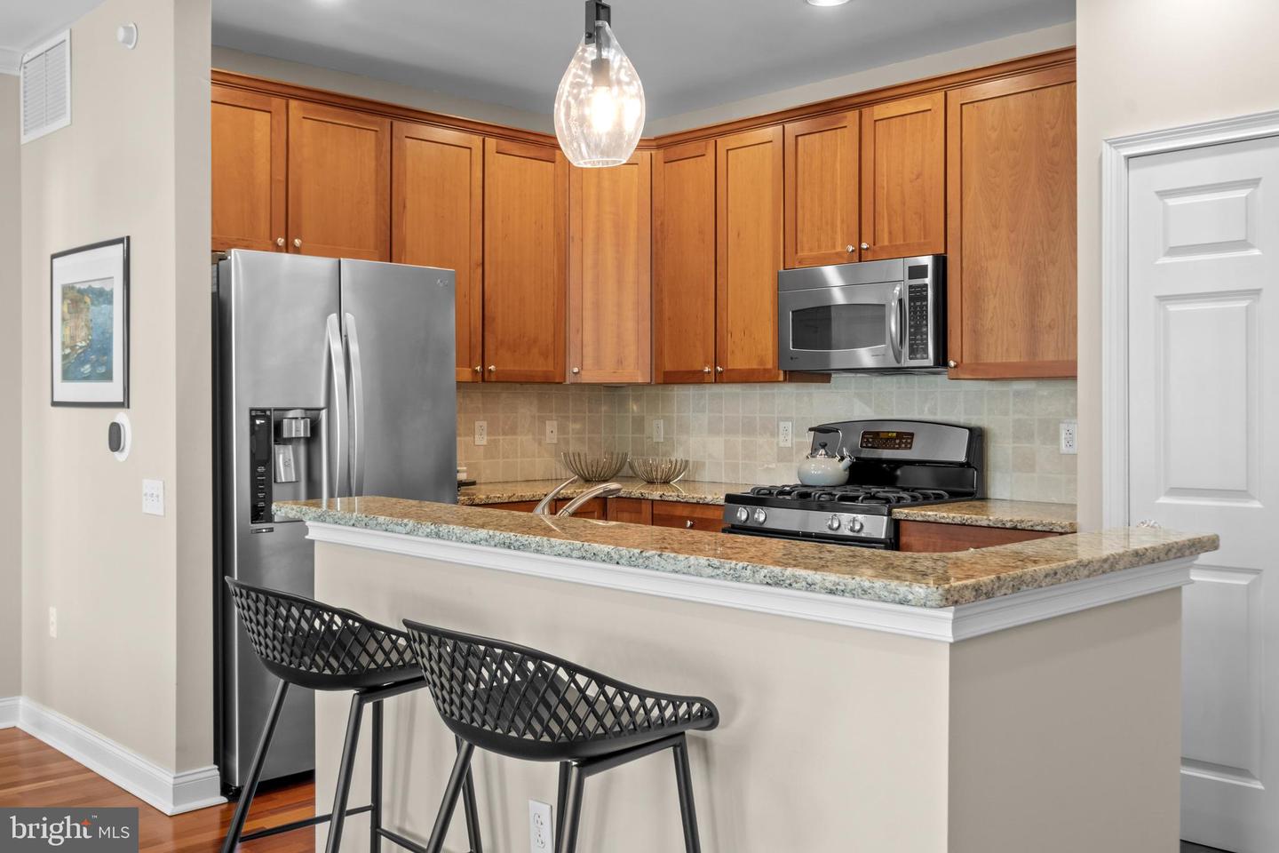 500 Admirals Way #402 Property Photo 2