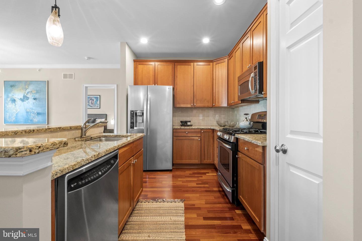 500 Admirals Way #402 Property Photo 3