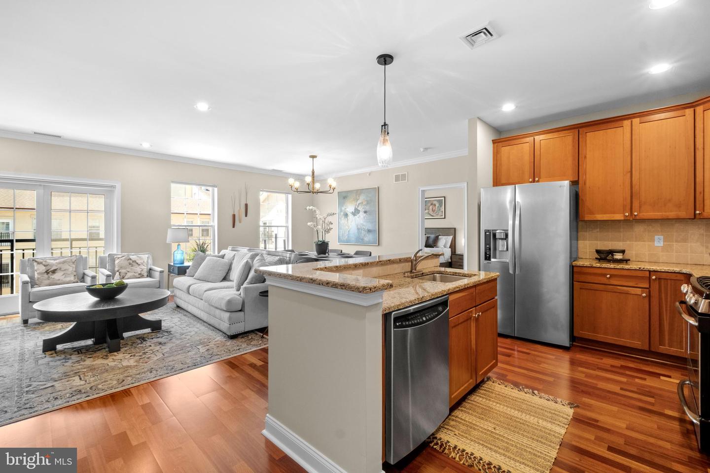 500 Admirals Way #402 Property Photo 6